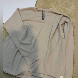 Vuori Long-Sleeve Feather Tee size M